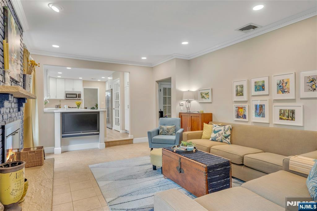 186 Coolidge Terrace