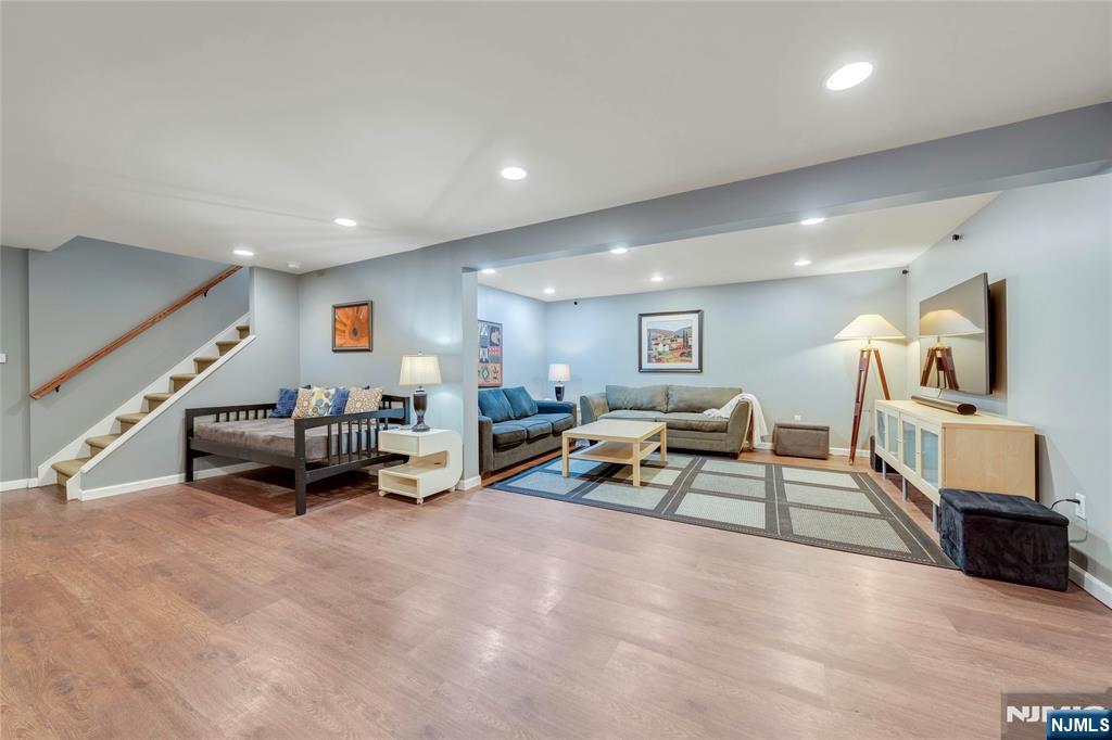 186 Coolidge Terrace