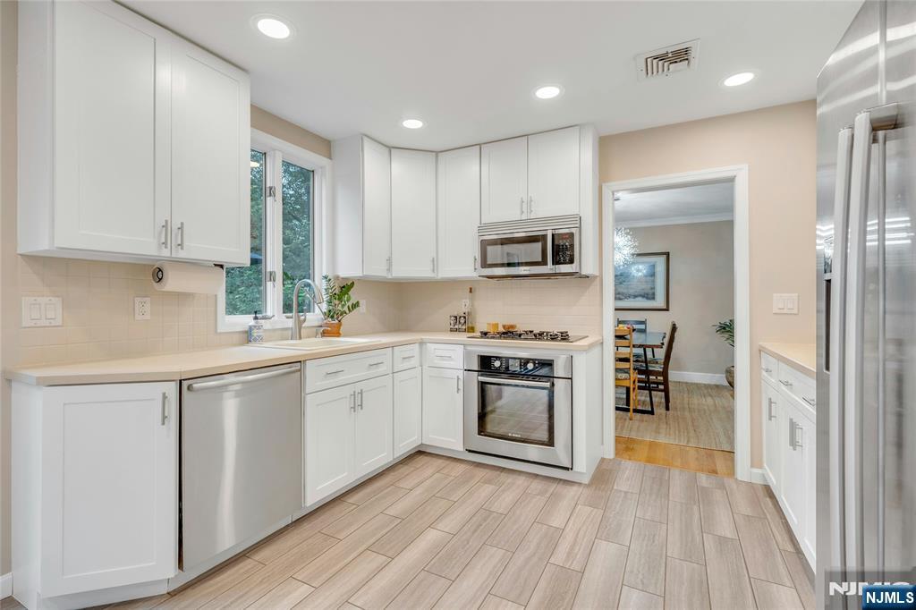 186 Coolidge Terrace