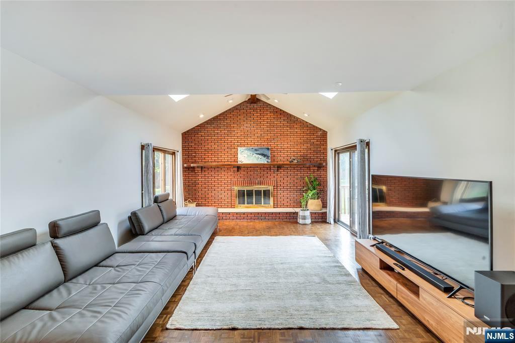 7 Herbst Road