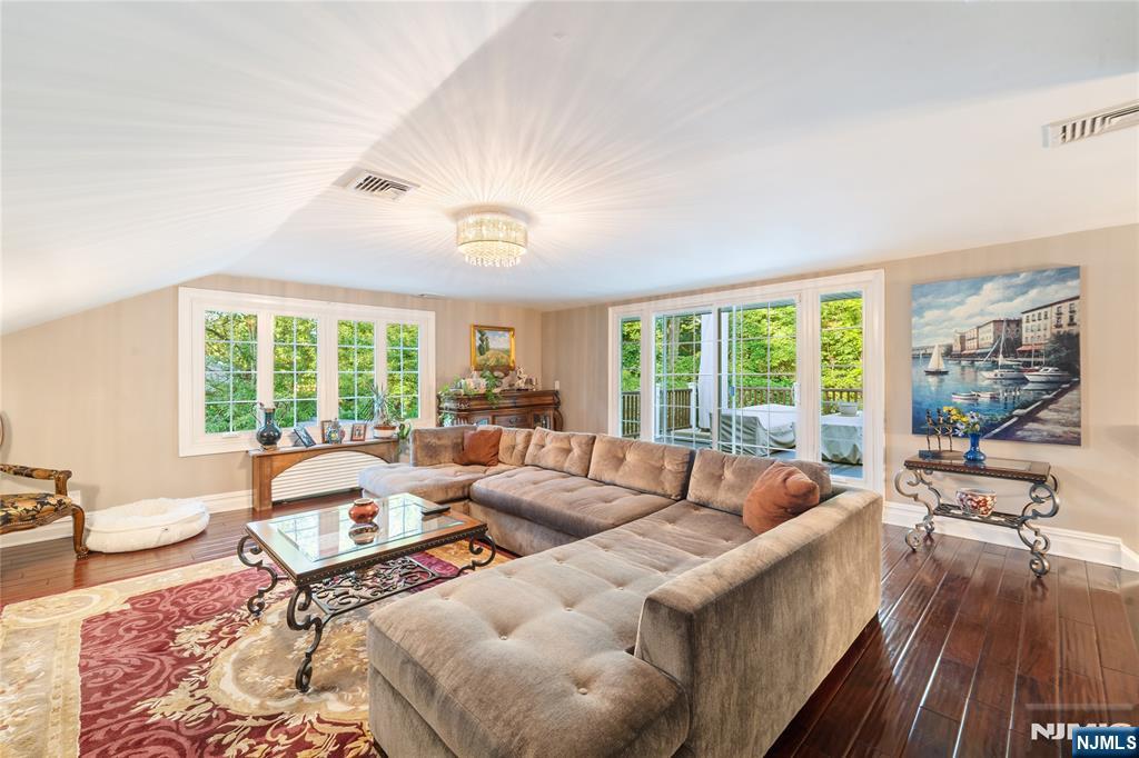 198 Pascack Road