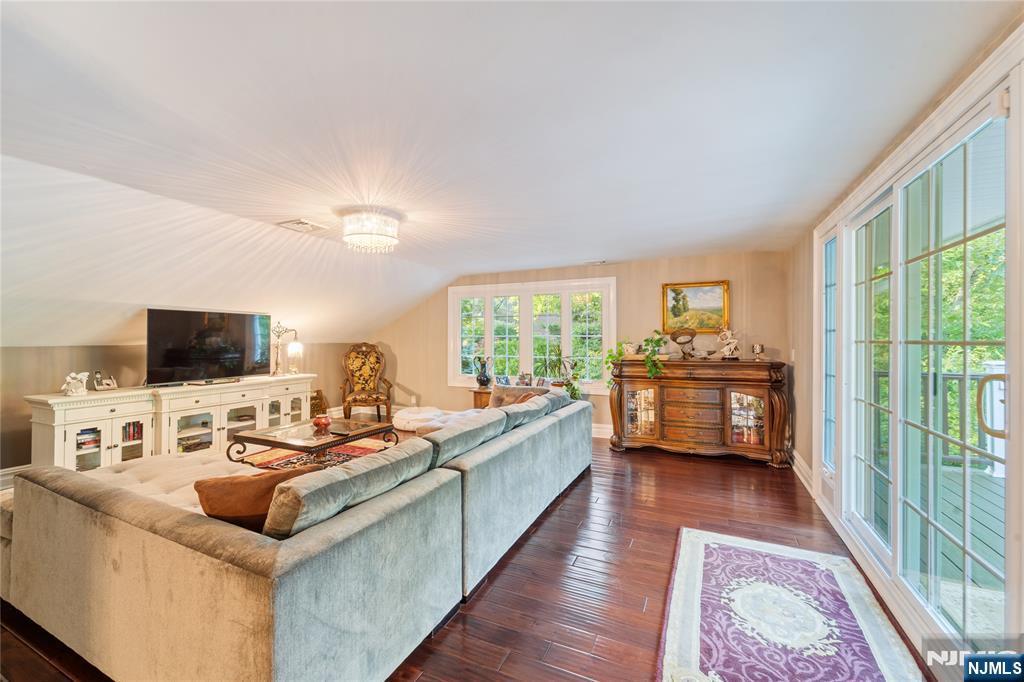 198 Pascack Road