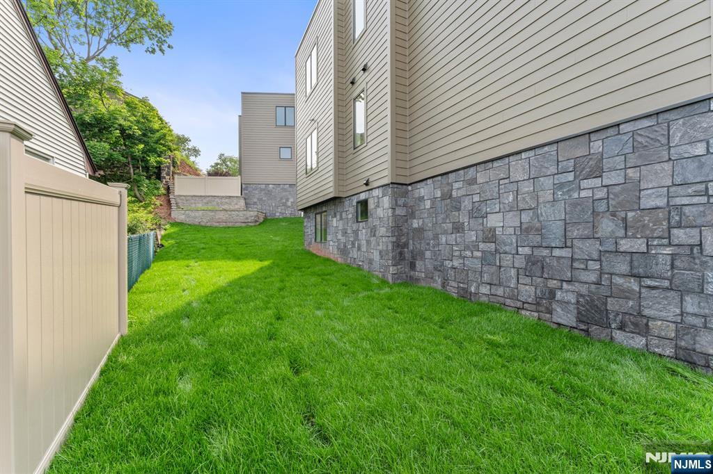853 Pleasantview Terrace