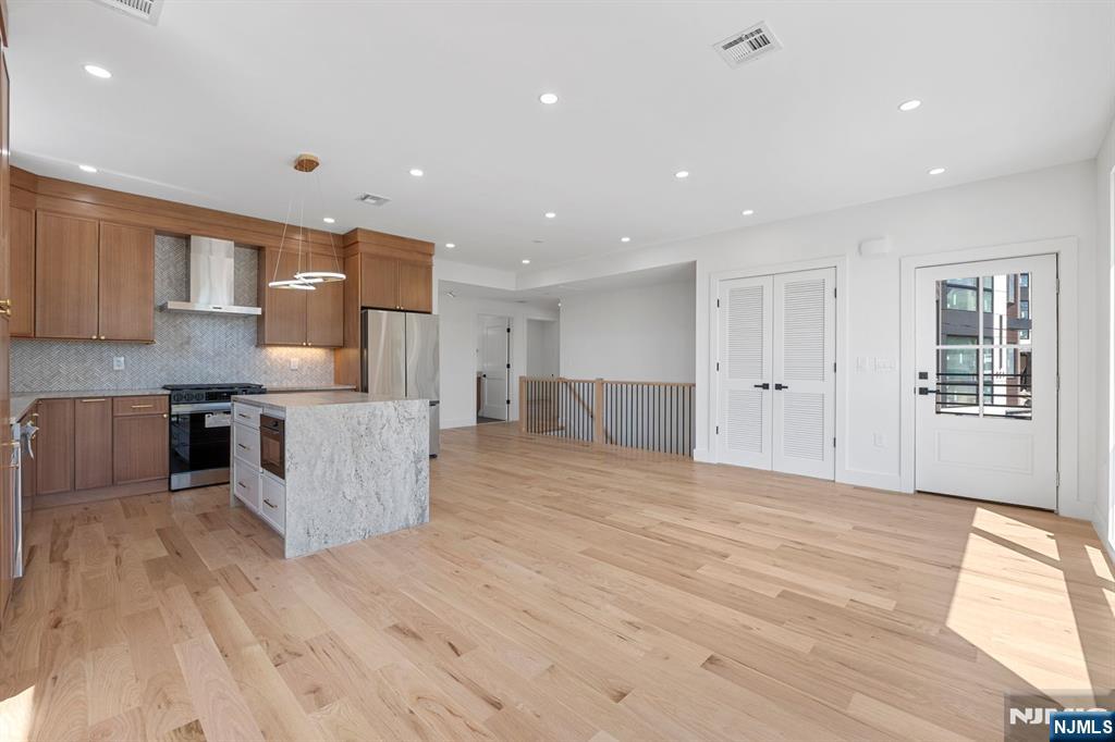 853 Pleasantview Terrace
