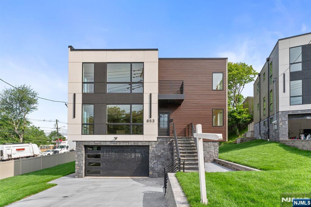 853 Pleasantview Terrace