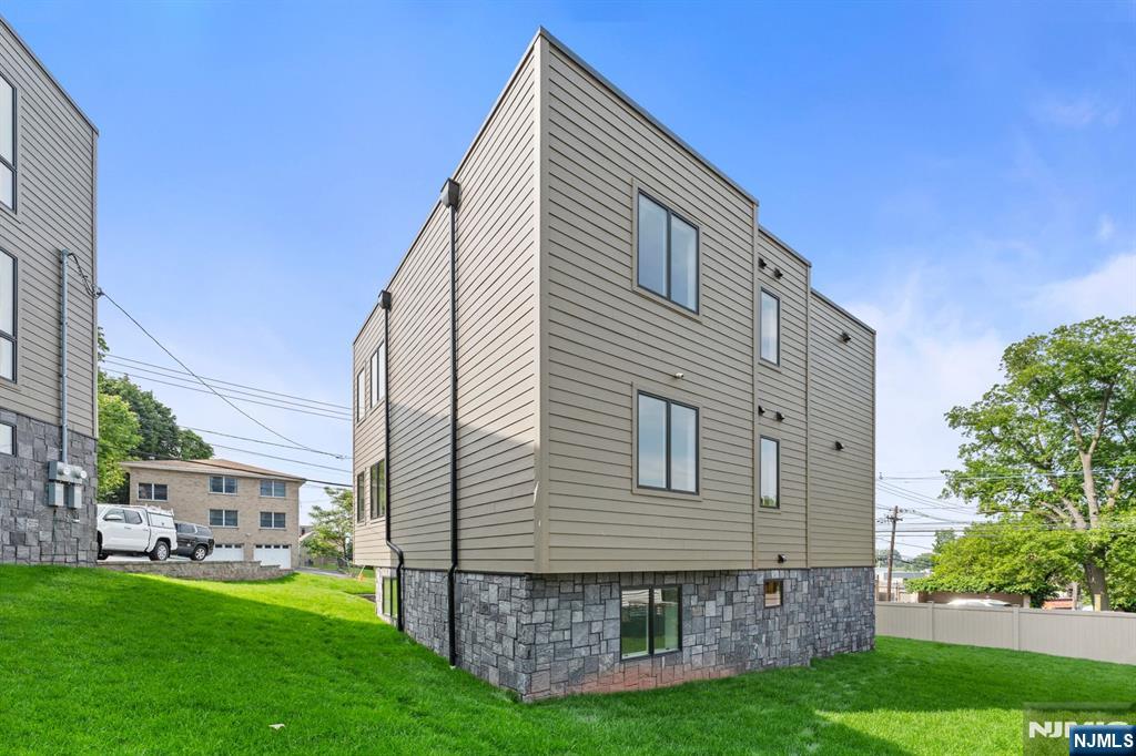 853 Pleasantview Terrace