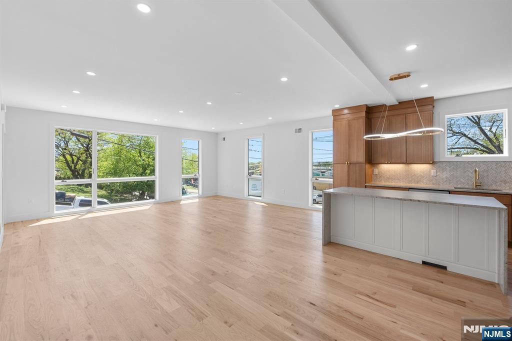 853 Pleasantview Terrace