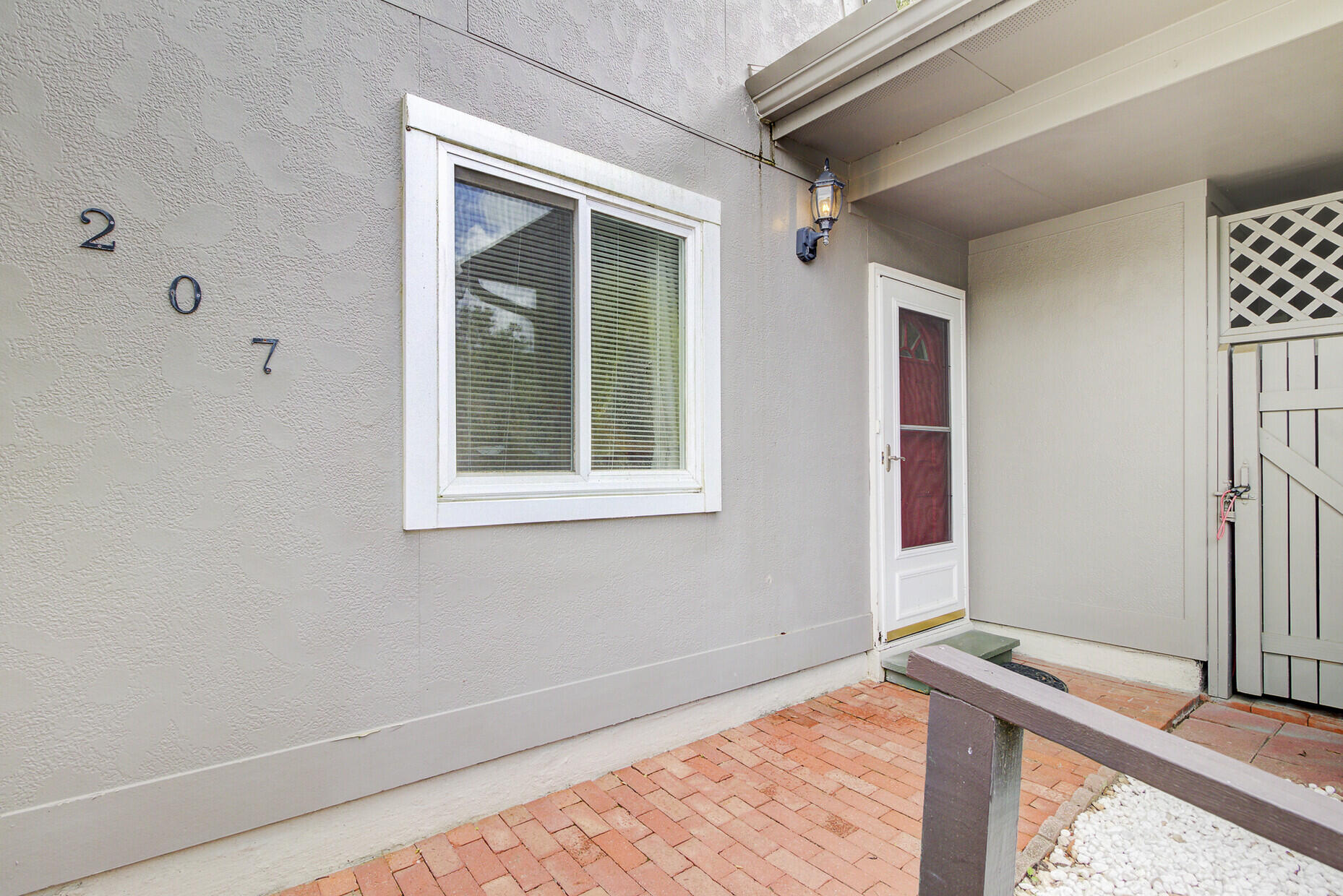 207 Ventura Place