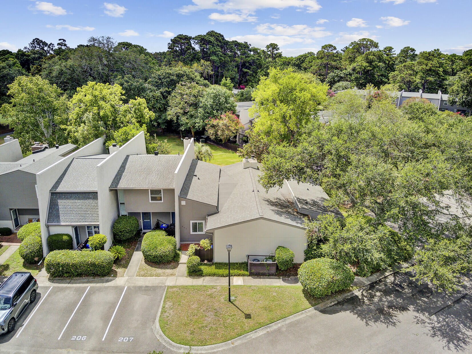 207 Ventura Place