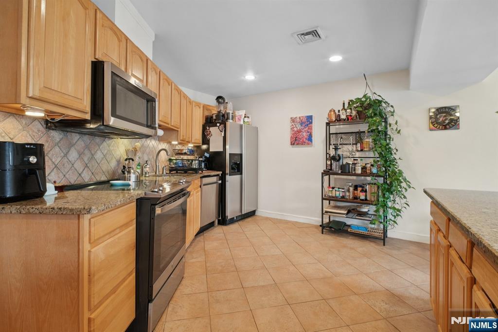 311 Palisade Avenue 302