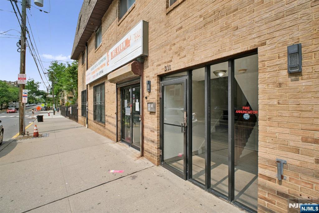 311 Palisade Avenue 302