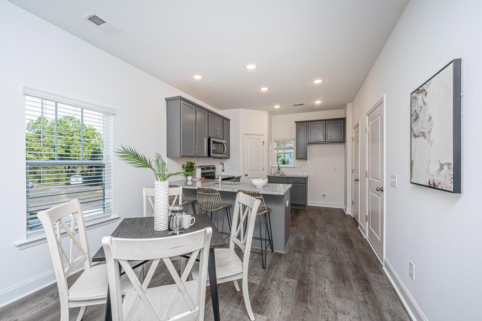 211 Cache Court, Charleston