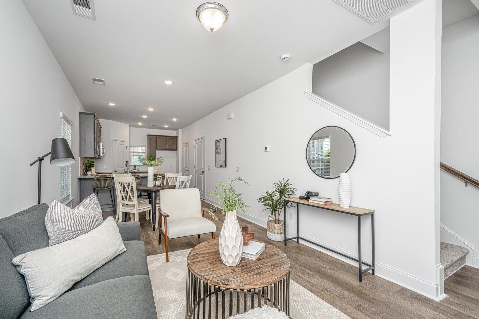 211 Cache Court, Charleston