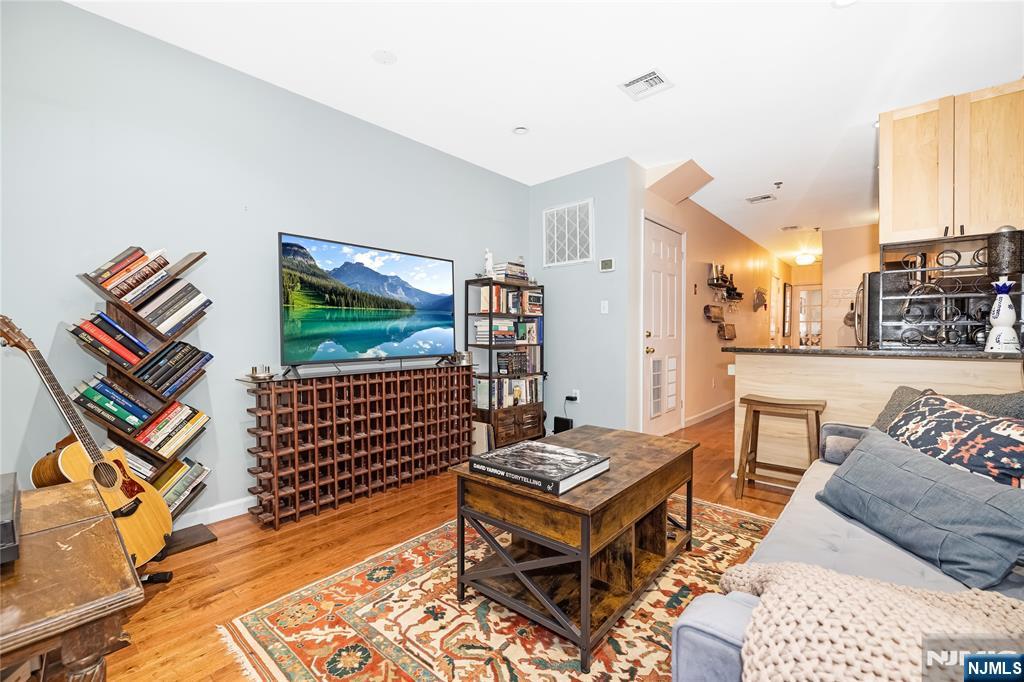 221 Clinton Street 1L