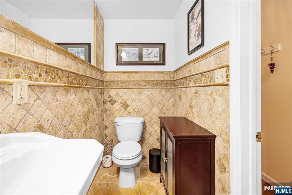 221 Clinton Street 1L