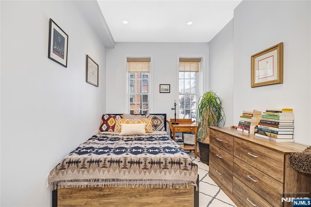 221 Clinton Street 1L