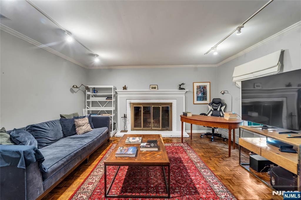 84 Briarwood Avenue