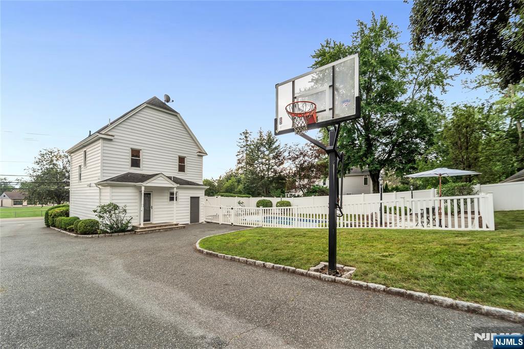 187 Tappan Road