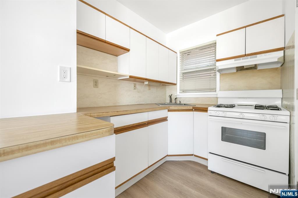 93 Division Avenue 3