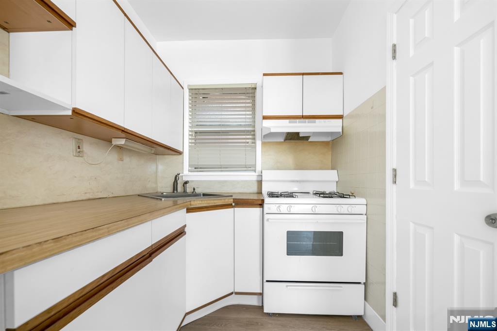 93 Division Avenue 3