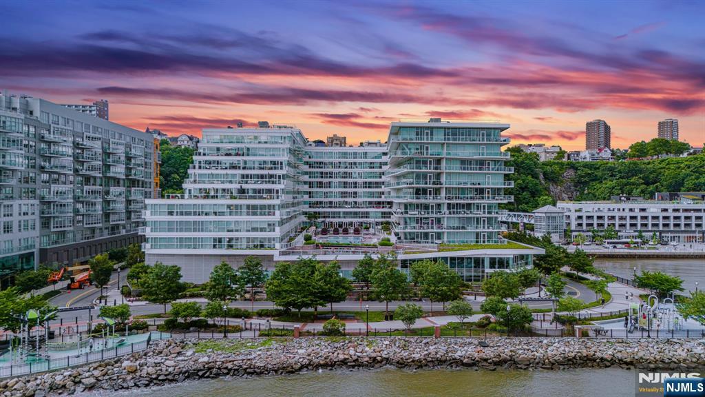 800 Ave At Port Imperial Boulevard 821