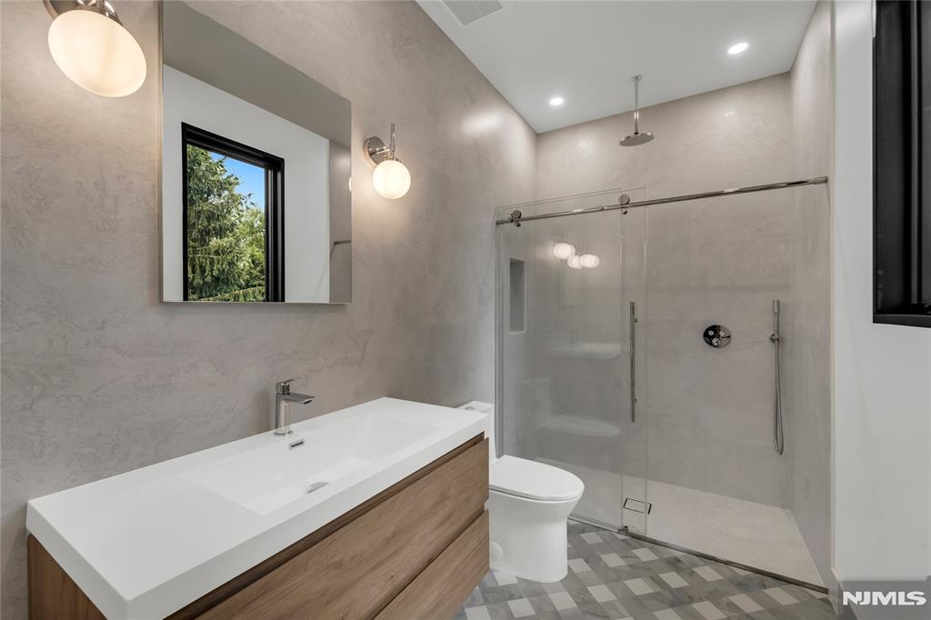 143 Fernwood Drive