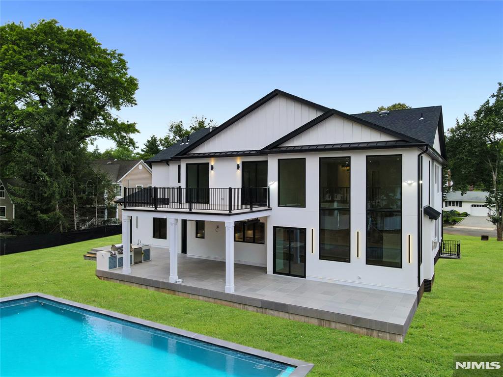 143 Fernwood Drive