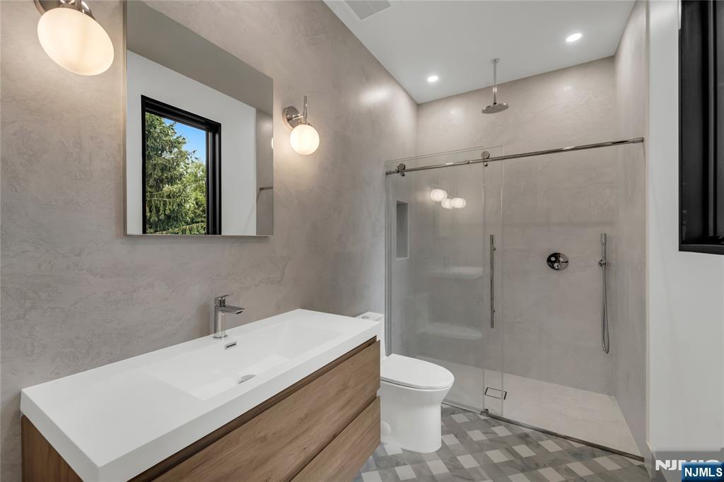 143 Fernwood Drive