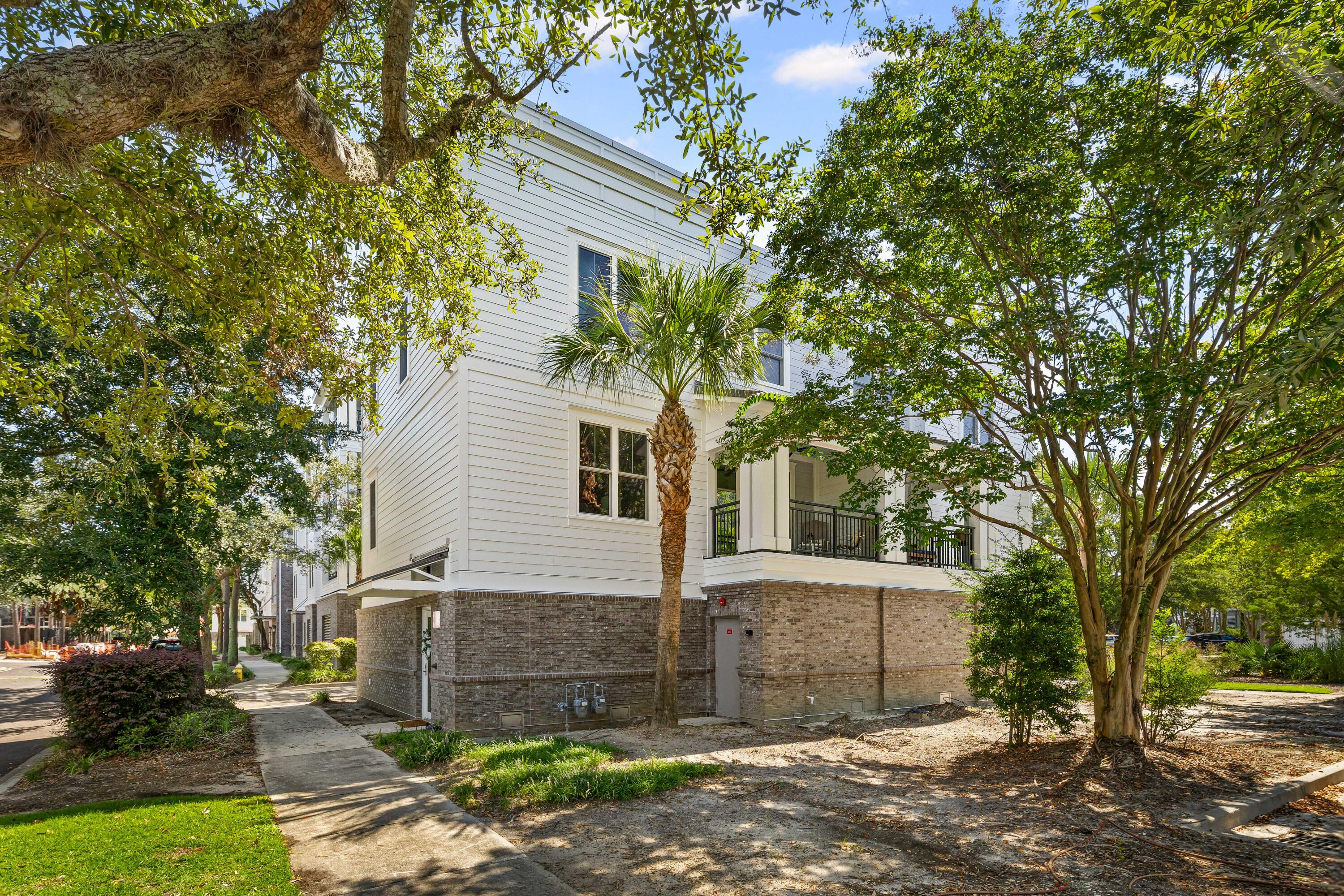 200 River Landing Drive # C102