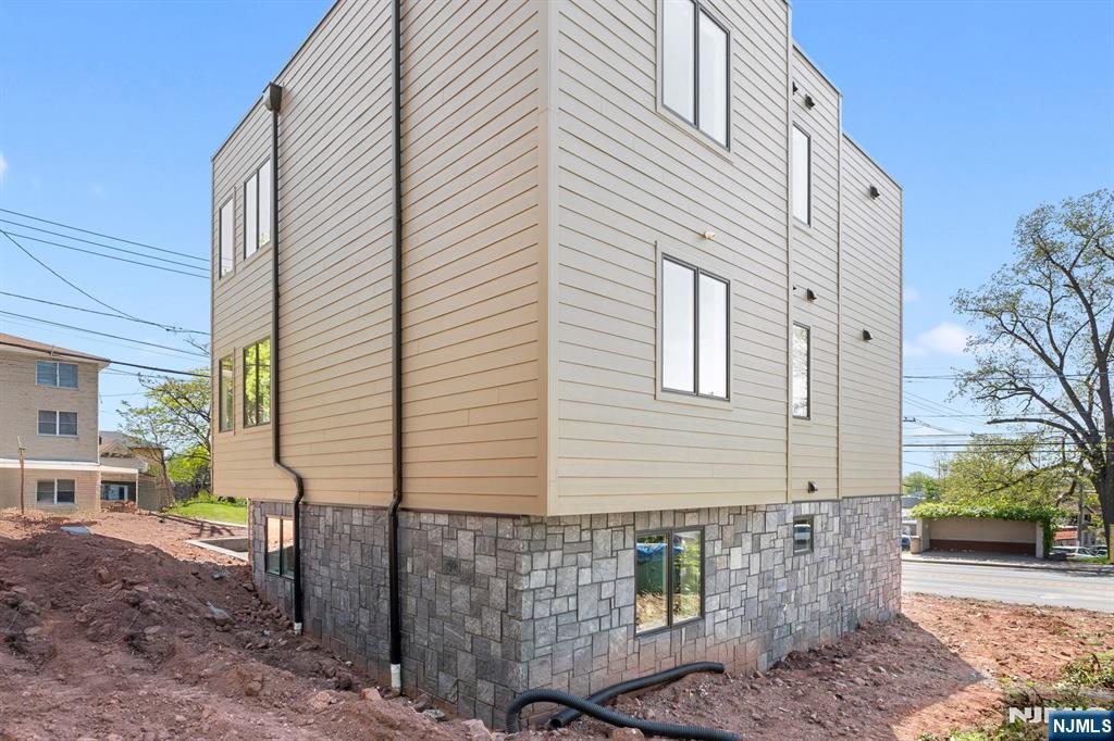 853 Pleasantview Terrace 1