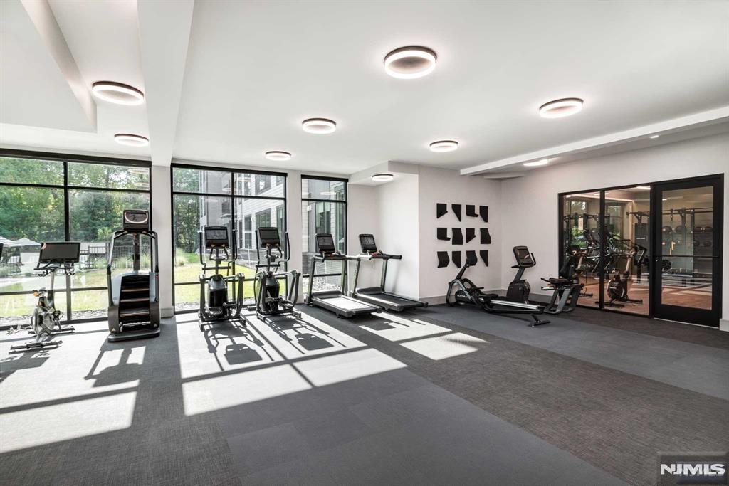 18 Park Avenue 1101