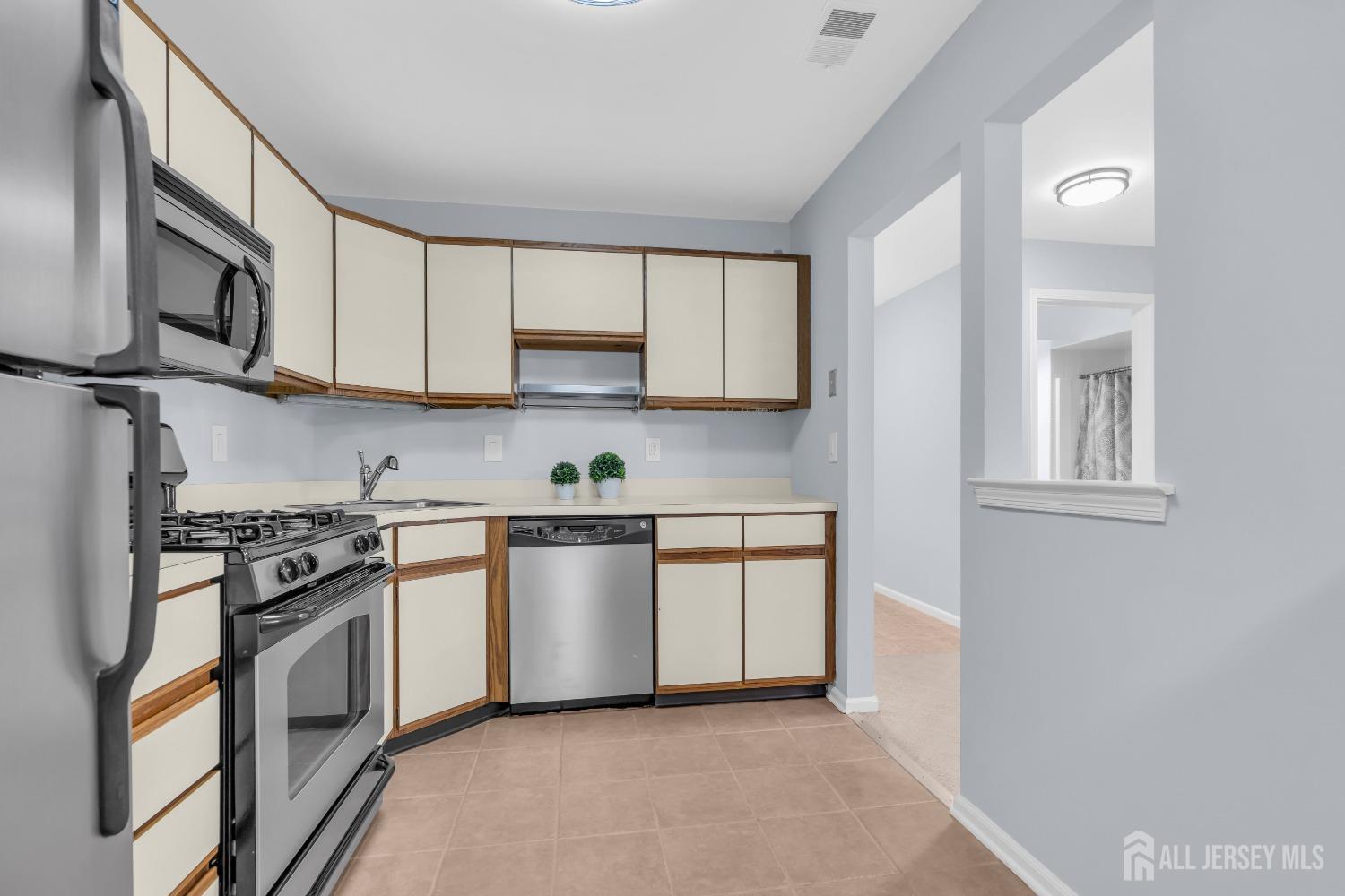 911 Meadow Court # 911