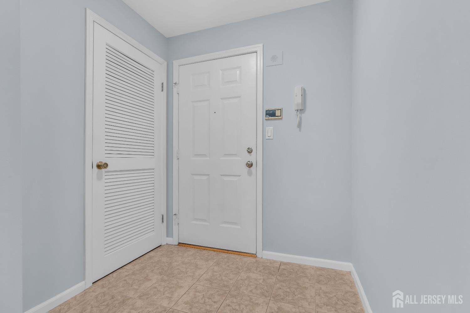 911 Meadow Court # 911