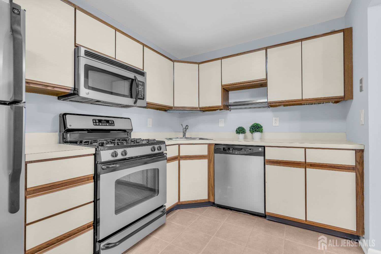 911 Meadow Court # 911