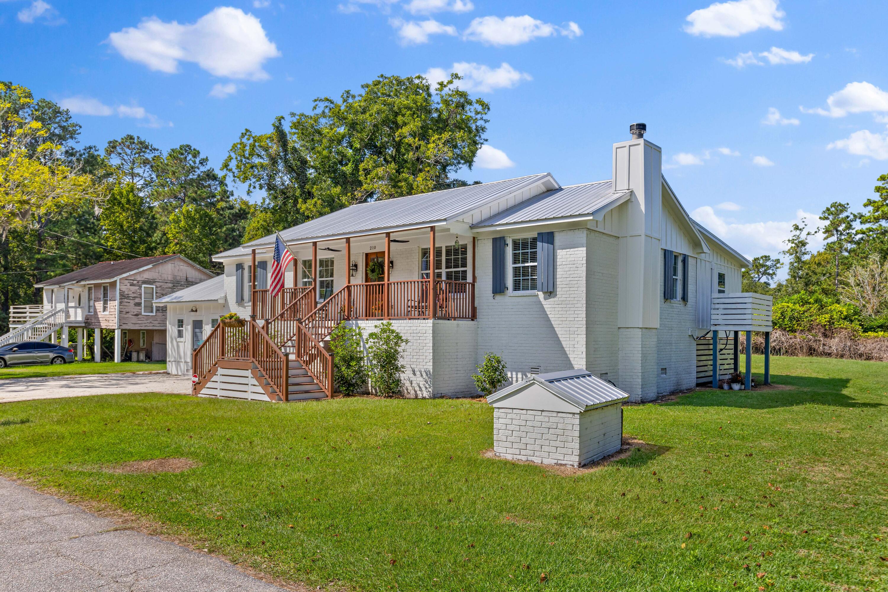 210 Cassena Street, McClellanville