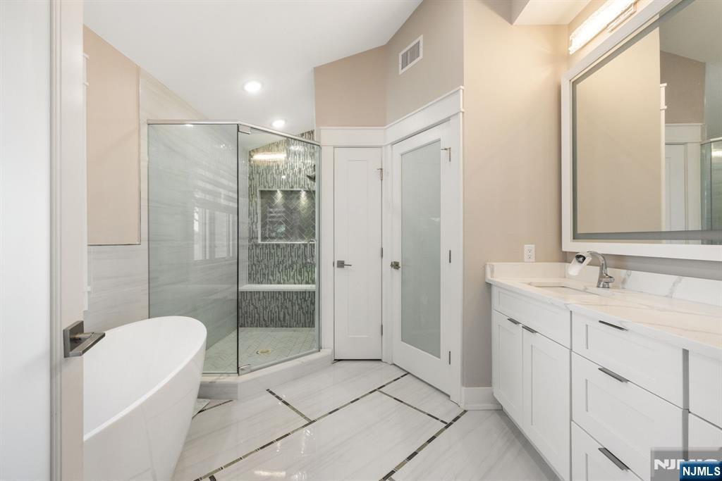 30 Henry Avenue B
