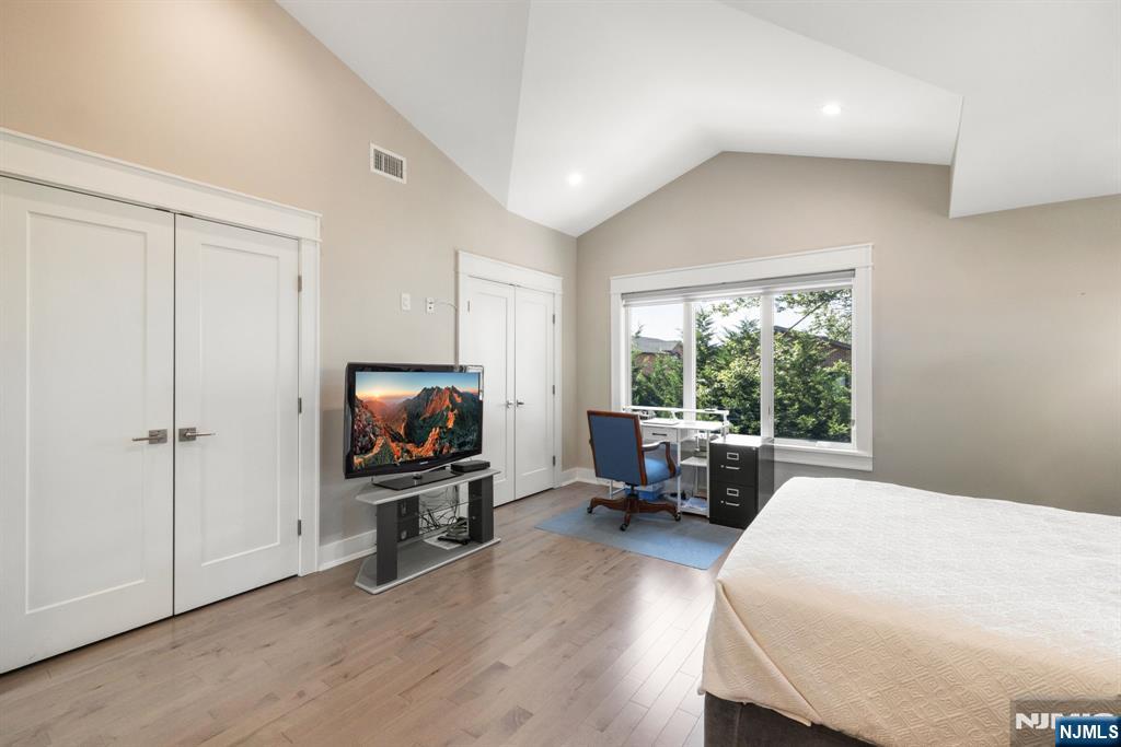 30 Henry Avenue B