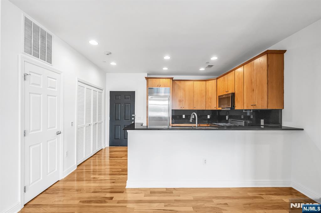 7400 River Road 433