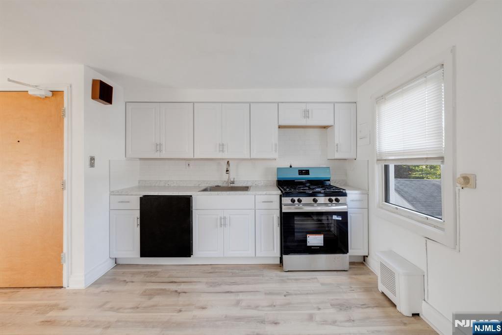 25B Hastings Avenue B