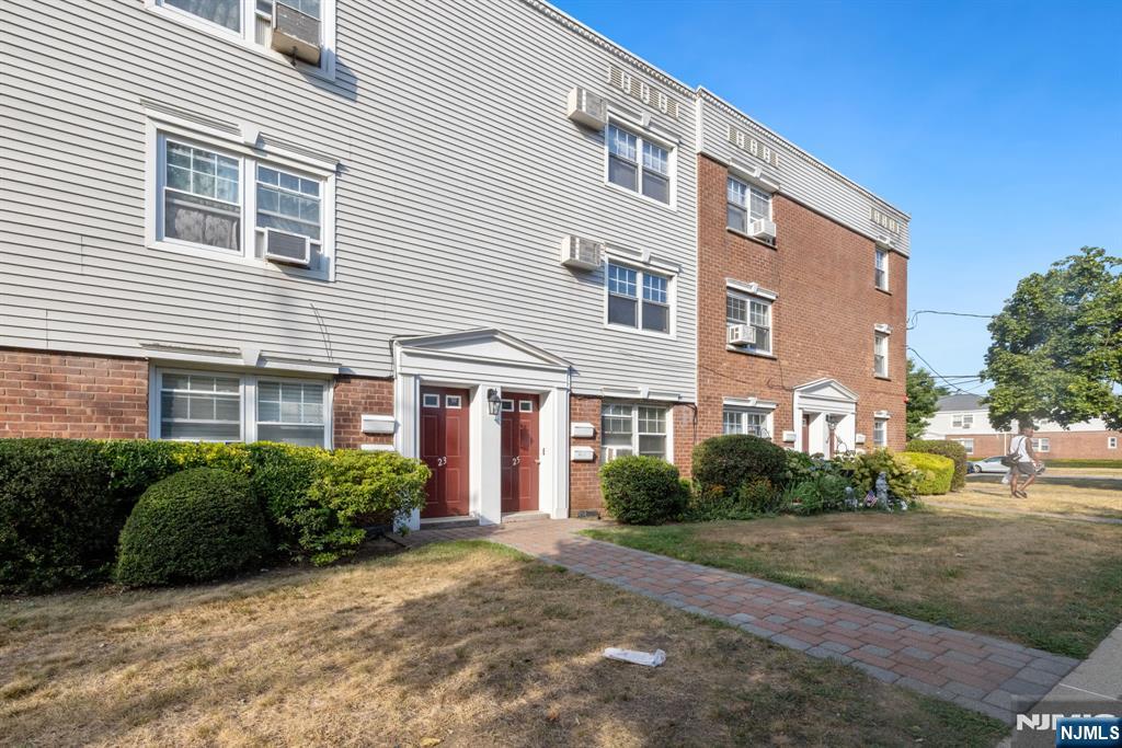 25B Hastings Avenue B