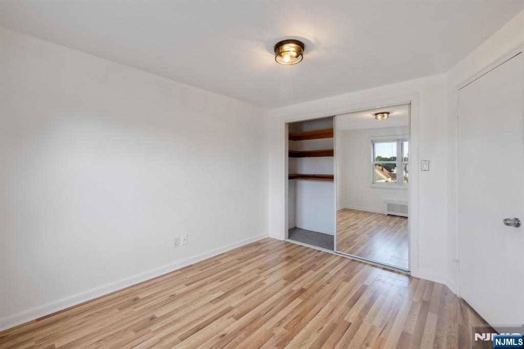 25B Hastings Avenue B