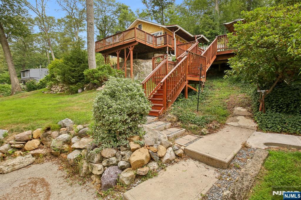13 Rock Road