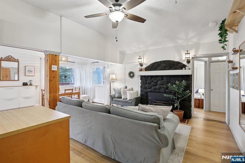 13 Rock Road