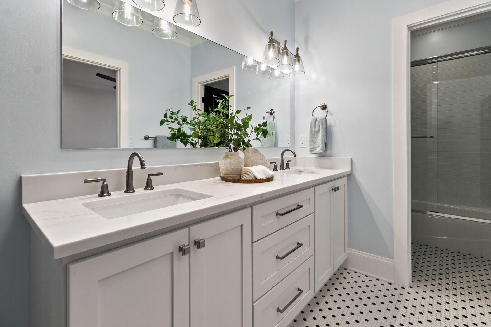 2777 Oak Manor Drive