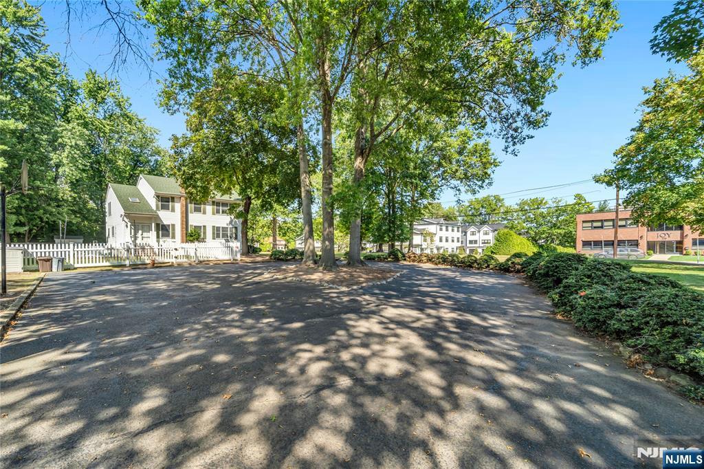 233 Rivervale Road