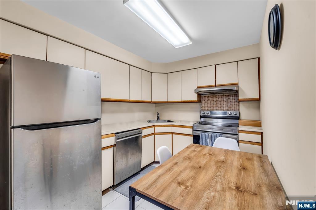99 Teaneck Road 301