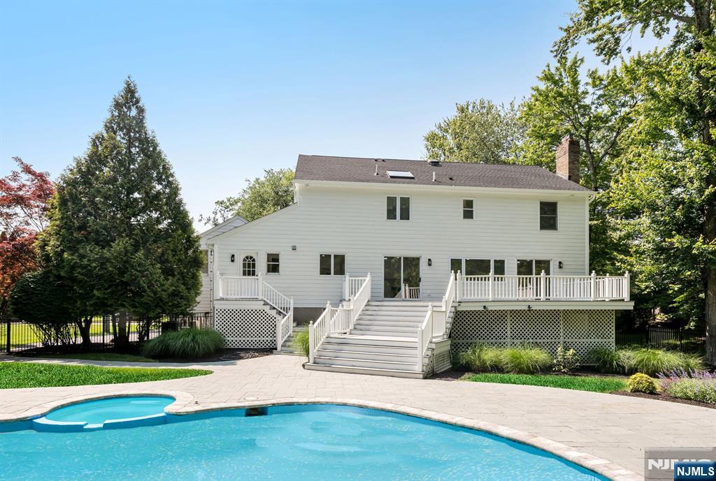 31 Gloria Drive