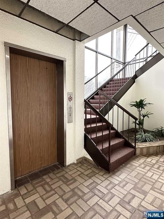 842 Avenue 1
