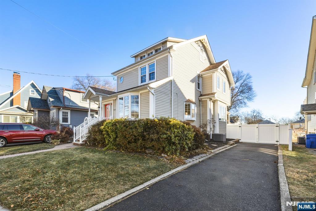 331 Mountain Way