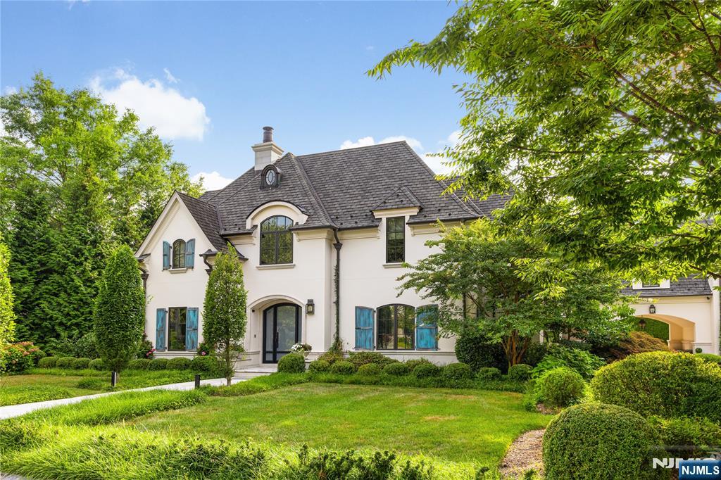 7 Stokes Farm Road